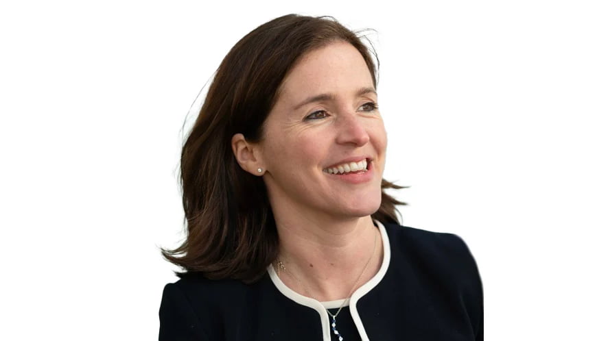 Head and shoulders photograph of Laura Flowerdew